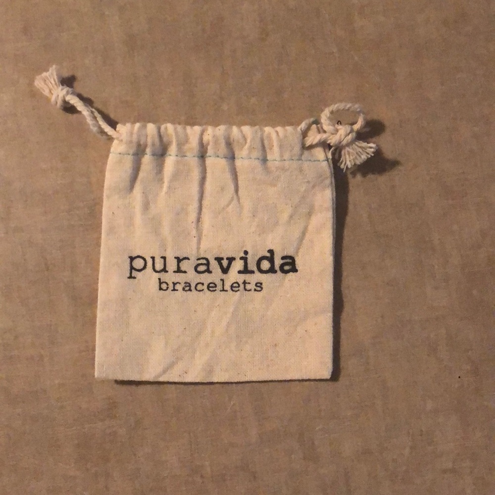 💗 free with 2 item bundle 💗 small Pura Vida bag